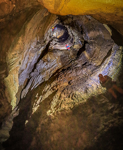 Interiery jeskyně jsou gigantické foto (c) Speleoaquanaut