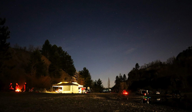 Naše dočasné zázemí na lomu Kosov foto (c) Pavel Kubálek