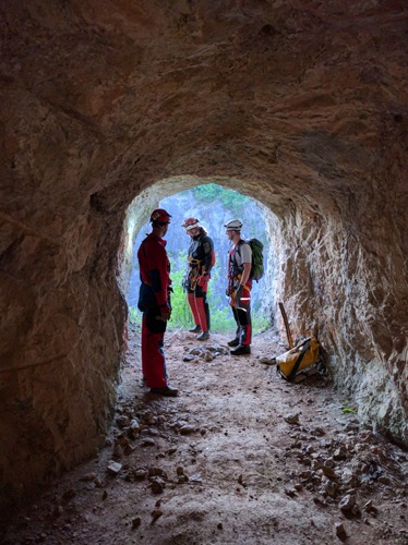 Tří vítečníci v jedé z galerií Rytířské štoly foto (c) Zbyněk Hainz