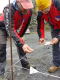 Bradva Švejdové předvádějí perfektní týmovou spolupráci při suchém nácviku měření polygonu pomocí kombajnufoto (c) Petr