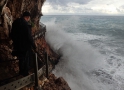 Ohlušují řev vln narážejících do skalního útesu a výstřiky do výšky desítek metrů inspirují Mejlu k natočení dokumentárních záběrůfoto (c) DrKozel