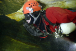 Petr používá k ponorům v Chýnovské jeskyni boční montáž rebreatheru DiveSoft Libertyfoto (c) MejlaD