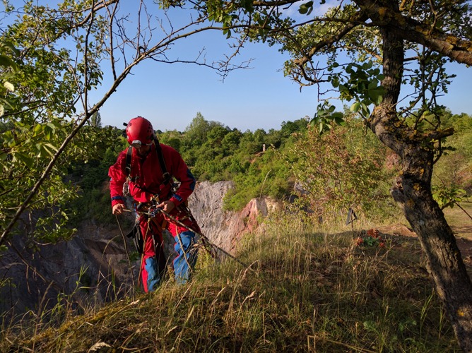 Petr zahajuje sestup na 1. patro - lom Mexiko foto (c) Zbyněk Hainz