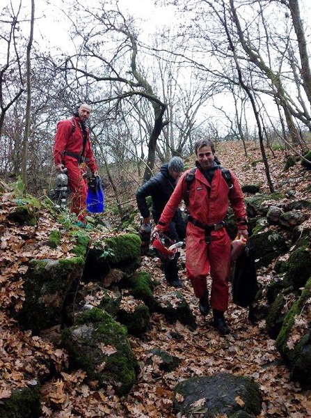 Slováci ráno naopak vstupují do vývěru v dolní části Skalistého potoka foto © Gunar