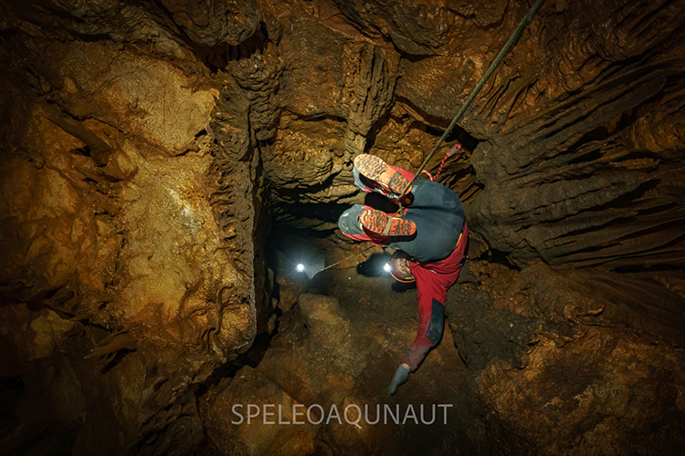 Toník opouští Profundu. foto (c) Speleoaquanaut