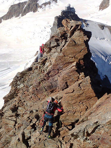 Výstup na horu Mőnch, 4107 m.n.m., Švýcarské Alpy foto (c) Kanta 2022