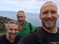 Narcisistní selfie tří šplhounů na vrchol. Zleva DrKozel, náčelník Dan a Mírafotoselfie (c) Míra