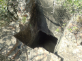 U vojesnkých bunkrů bylo i další podzemí - tady jsem vlezl, ale našel jen vodu, Capo D´Enfola, ostrov ElbaDrKozel (c) 2021