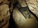 Zbyněk prozkoumává chodby v jeskyni Sv. Jan pod Skalou na Berounsku foto (c) DrKozel